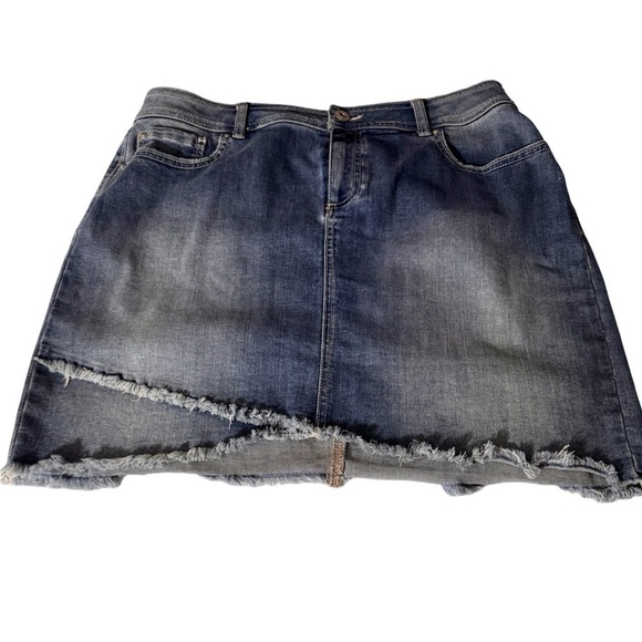 Women’s INC Denim Skirt Sz 16 Medium Wash - Picture 1 of 3